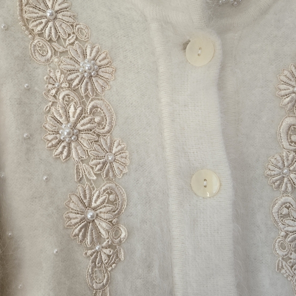 Vintage Lee Sands White Angora  Sweater Beaded Cardigan Grandmacore One Size - Picture 4 of 10